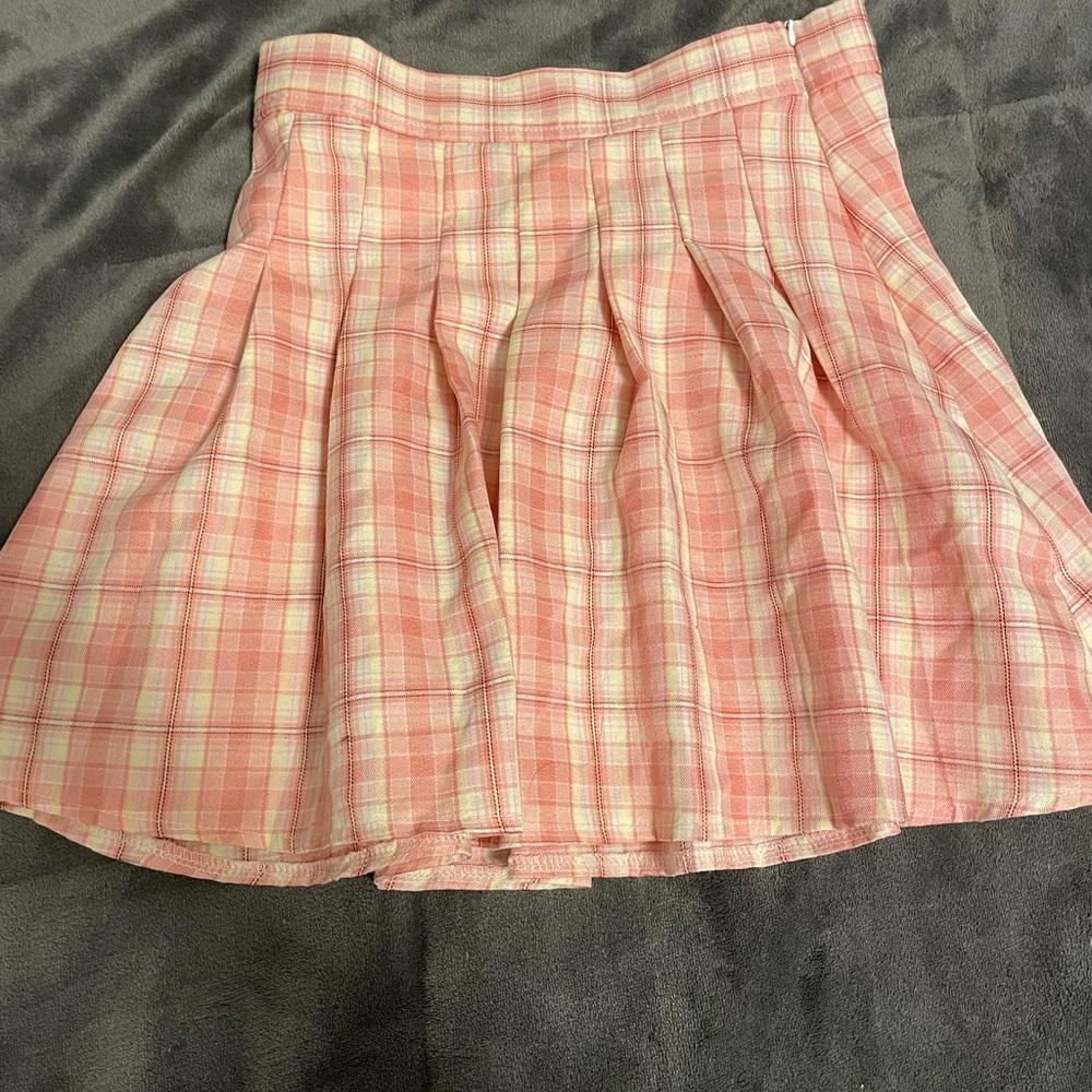 ROMWE Pisces Plaid Pleated Skirt. Size XS